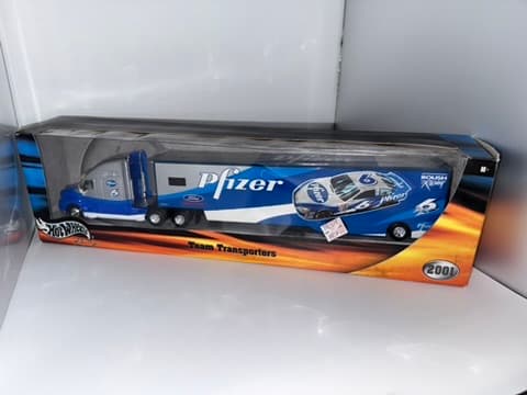 Hot Wheels 2001 Pfizer #6 Team Transporter NIB