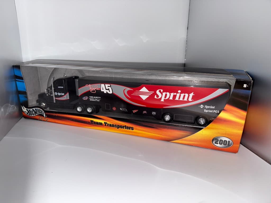2001 Hot Wheels Sprint PCS #45 Team Transporter Mint